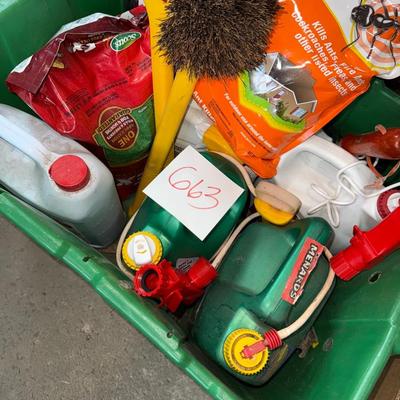 Sale Photo Thumbnail #1305: G63-Garden/yard items