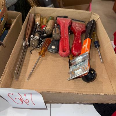 Sale Photo Thumbnail #1318: G67-2flats of tools