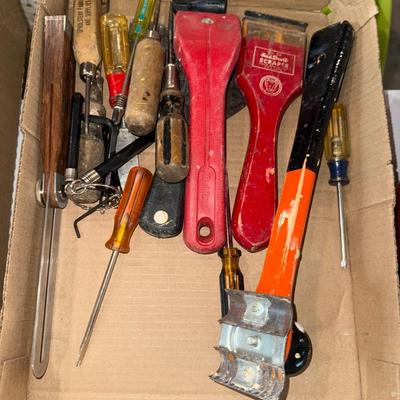 Sale Photo Thumbnail #1316: G67-2flats of tools