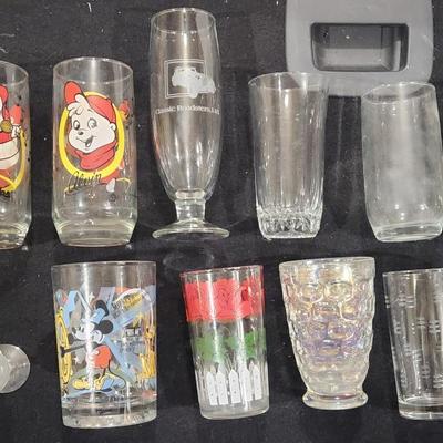 Sale Photo Thumbnail #200: Huge lot of Vintage Alvin and the Chipmunks Glasses 1985 Hardees & McDonald's Walt Disney World 100 Years of Magic plus Vintage Federal Iridescent Thumbprint Tumblers 1960 Rare