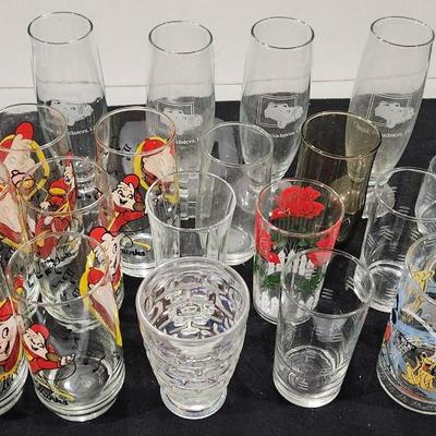 Sale Photo Thumbnail #198: Huge lot of Vintage Alvin and the Chipmunks Glasses 1985 Hardees & McDonald's Walt Disney World 100 Years of Magic plus Vintage Federal Iridescent Thumbprint Tumblers 1960 Rare