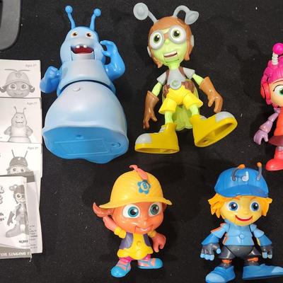 Sale Photo Thumbnail #184: Netflix Beat Bugs Musical Interactive Singing Toys Music & Light Up 5 Figures