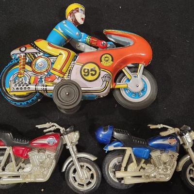 Sale Photo Thumbnail #156: Retro Oriental Exports Industries India Winner 95 Motorcycle Friction Tin Toy & Vintage Matchbox Harley Davidson Pull String 6" Fricition Motorcycle (2)