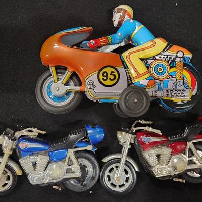 Sale Photo Thumbnail #160: Retro Oriental Exports Industries India Winner 95 Motorcycle Friction Tin Toy & Vintage Matchbox Harley Davidson Pull String 6" Fricition Motorcycle (2)