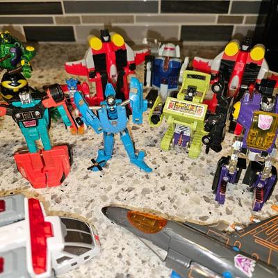 Sale Photo Thumbnail #181: Rare Autobot Transformer Lot some date back to the 80s along with Beast Wars included in this Lot.

As with all lots please inspect the pictures... all items are sold as is. Great collectible toy Lot to add to your collection!