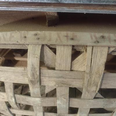 Pair of Vintage Authentic Splint Wood Tobacco Leaf Market Baskets (FF)