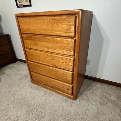 Lot 187 Oak 5 drawer Chest