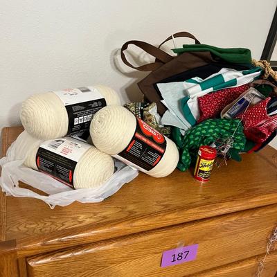 Lot 190 Knitting & Sewing basket