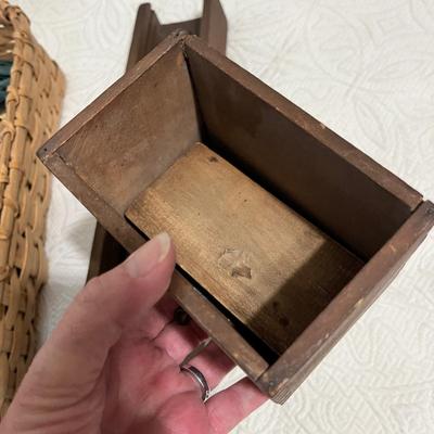 Lot 193 Basket & vintage kitchen