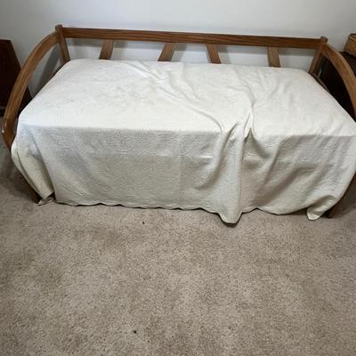 Lot 195 Futon Bed w/ Trundle