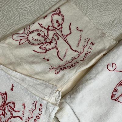 Lot 198 Vintage towels