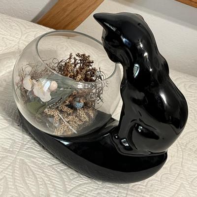 Lot 206 Haegar 1980s Cat & fish bowl