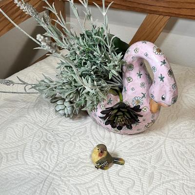 Lot 207 Swan Planter