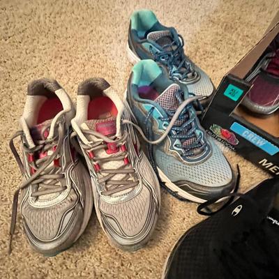 Lot 216 Lot of sneakers