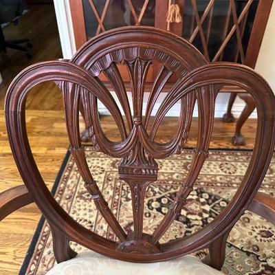DINING ROOM TABLE WITH 2 ARM CHAIRS, 6 SIDE CHAIRS AND 3 TABLE LEAVES