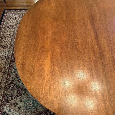 DINING ROOM TABLE WITH 2 ARM CHAIRS, 6 SIDE CHAIRS AND 3 TABLE LEAVES