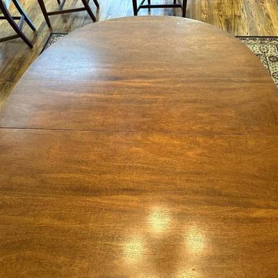 DINING ROOM TABLE WITH 2 ARM CHAIRS, 6 SIDE CHAIRS AND 3 TABLE LEAVES