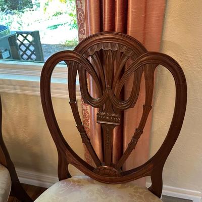 DINING ROOM TABLE WITH 2 ARM CHAIRS, 6 SIDE CHAIRS AND 3 TABLE LEAVES