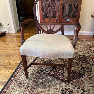 DINING ROOM TABLE WITH 2 ARM CHAIRS, 6 SIDE CHAIRS AND 3 TABLE LEAVES