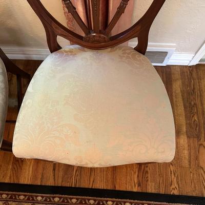 DINING ROOM TABLE WITH 2 ARM CHAIRS, 6 SIDE CHAIRS AND 3 TABLE LEAVES