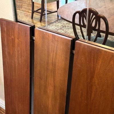 DINING ROOM TABLE WITH 2 ARM CHAIRS, 6 SIDE CHAIRS AND 3 TABLE LEAVES