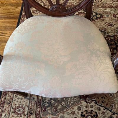 DINING ROOM TABLE WITH 2 ARM CHAIRS, 6 SIDE CHAIRS AND 3 TABLE LEAVES
