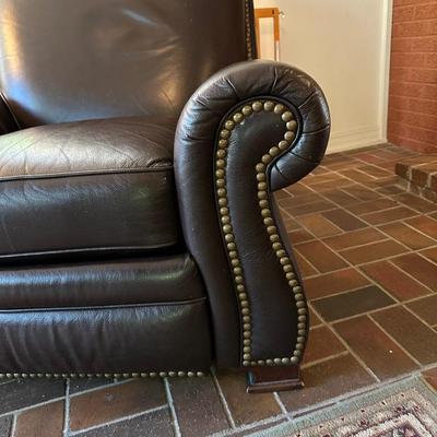 “BARCALOUNGER” LEATHER RECLINER