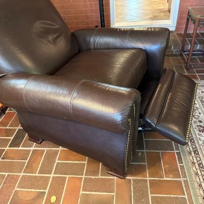 “BARCALOUNGER” LEATHER RECLINER
