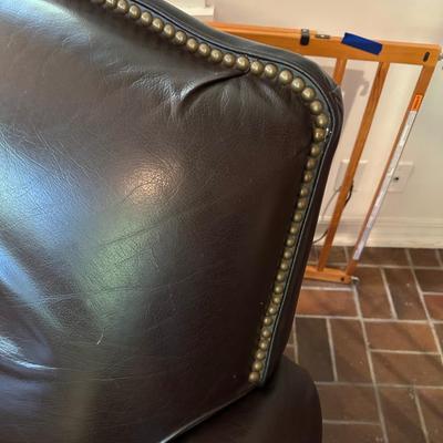 “BARCALOUNGER” LEATHER RECLINER