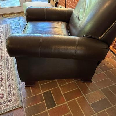 “BARCALOUNGER” LEATHER RECLINER
