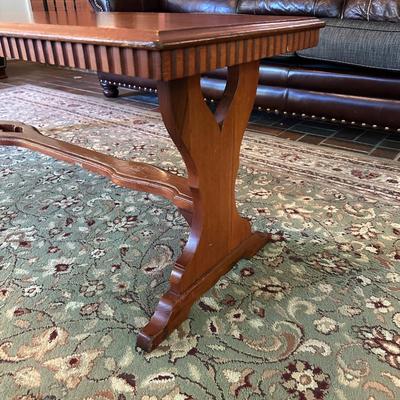 SOLID WOOD COFFEE TABLE