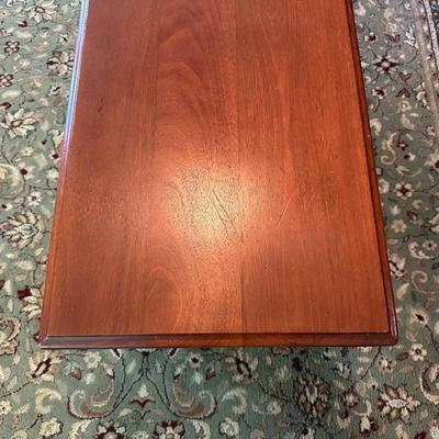 SOLID WOOD COFFEE TABLE