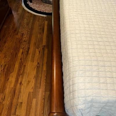 ETHAN ALLEN “CHLOE” SLEIGH STYLE KING BED WITH “PURPLE.3” MATTRESS