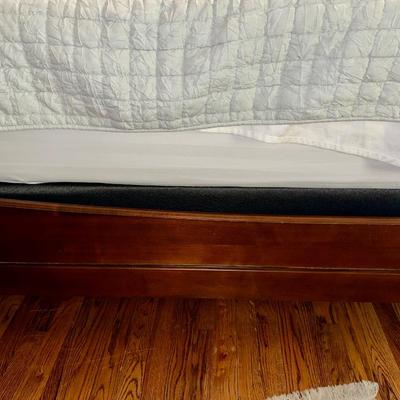 ETHAN ALLEN “CHLOE” SLEIGH STYLE KING BED WITH “PURPLE.3” MATTRESS
