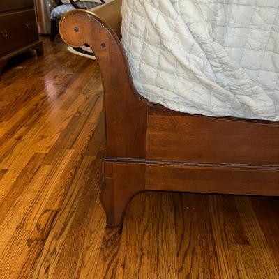 ETHAN ALLEN “CHLOE” SLEIGH STYLE KING BED WITH “PURPLE.3” MATTRESS