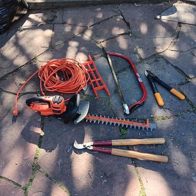 EVERYTHING NEEDED TO KEEP YOUR BUSHES, TREES AND HEDGES TRIMMED