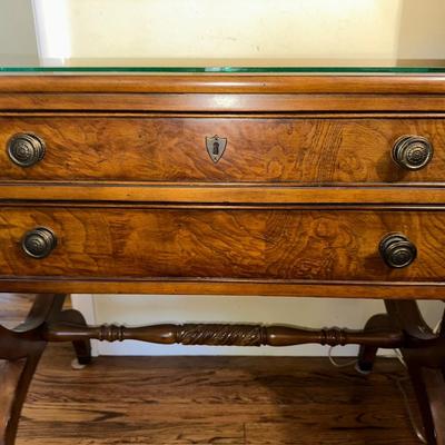 ETHAN ALLEN 2 DRAWER “CONNOLLY” NIGHTSTAND WITH LAMP