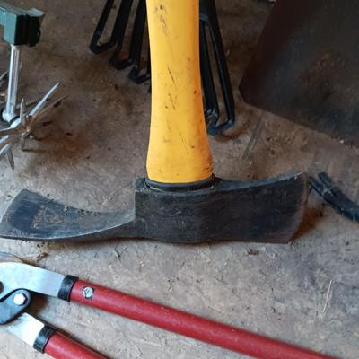YARD TOOLS