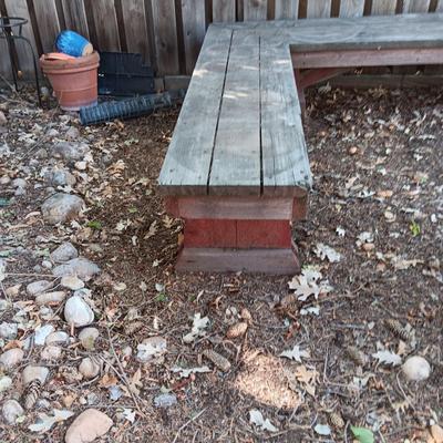 SOLID AND STURDY L SHAPED BENCH