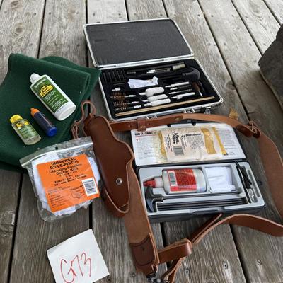 Sale Photo Thumbnail #1364: G73-Hunting related items