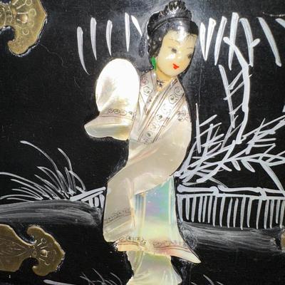 VINTAGE ASIAN BLACK LACQUER AND BRASS JEWELRY BOX WITH MOTHER OF PEARL GEISHA GIRLS