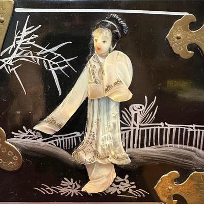 VINTAGE ASIAN BLACK LACQUER AND BRASS JEWELRY BOX WITH MOTHER OF PEARL GEISHA GIRLS