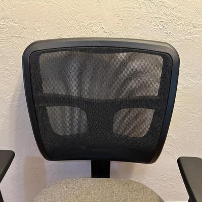 MESH MID BACK ERGONOMIC OFFICE CHAIR