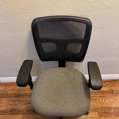 MESH MID BACK ERGONOMIC OFFICE CHAIR