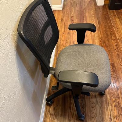 MESH MID BACK ERGONOMIC OFFICE CHAIR