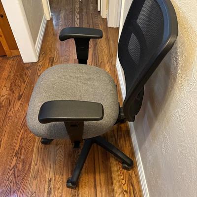 MESH MID BACK ERGONOMIC OFFICE CHAIR