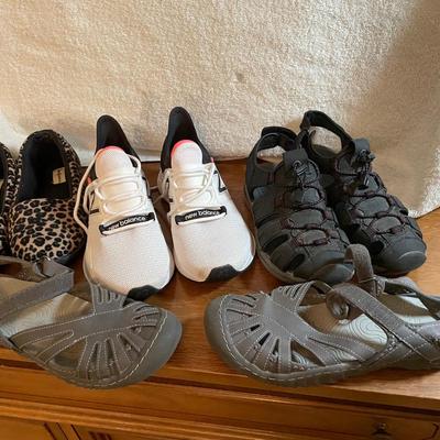 Lot 222 Ladies shoes & sandals