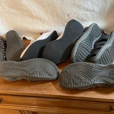 Lot 222 Ladies shoes & sandals