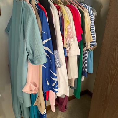 Lot 224 Assortment of ladies tops