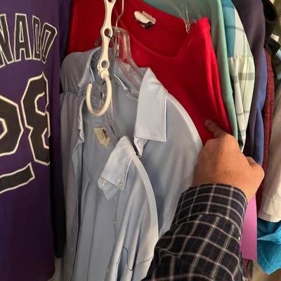 Lot 225 Large lot of women's clothes